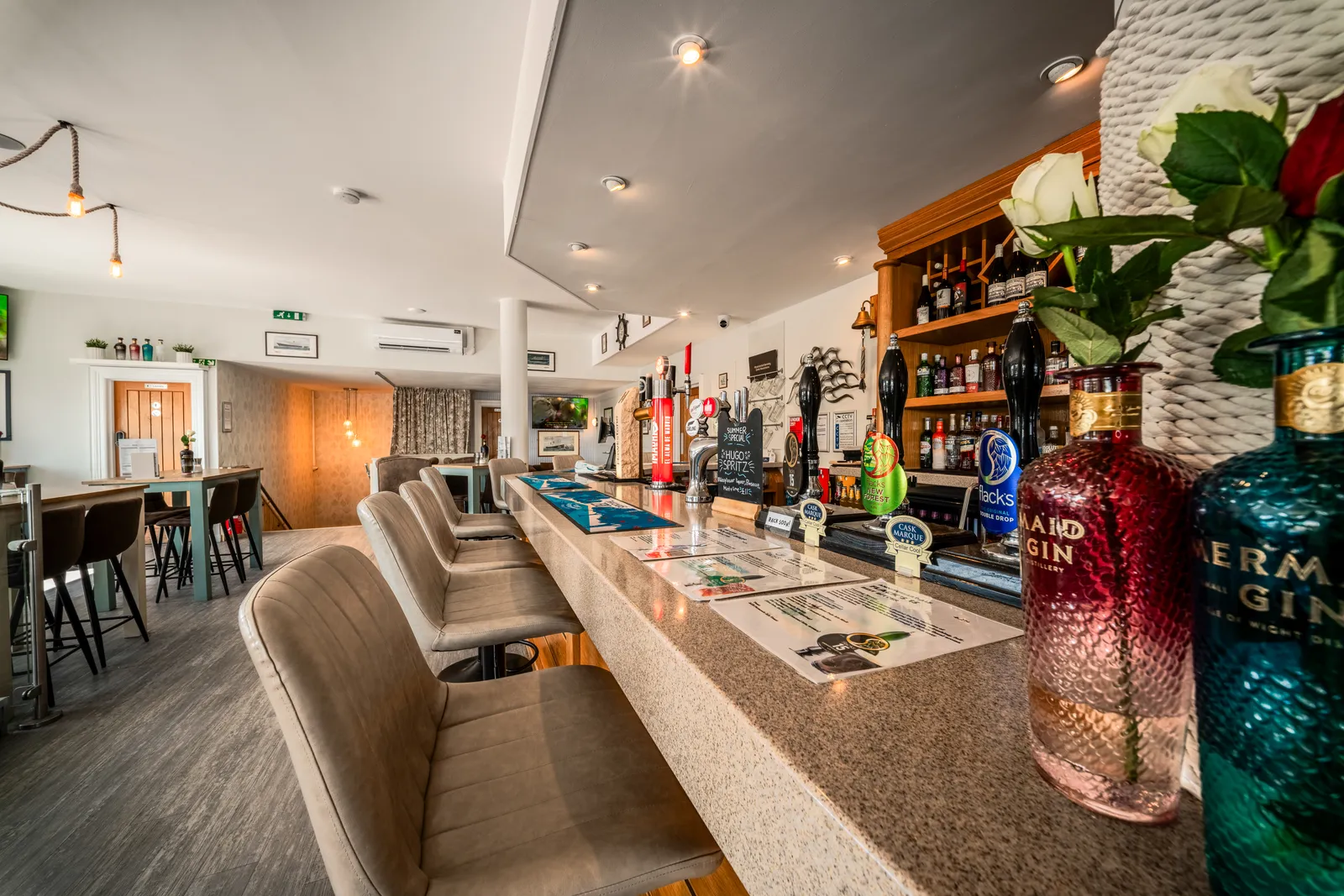 Bar counter detail